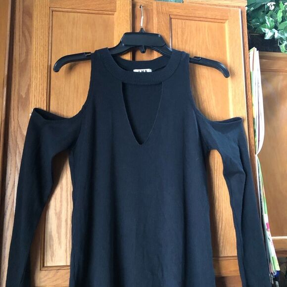 LNA Choker Cut Out Ribbed Cold Shoulder Pullover Sweater Black - XS - Picture 5 of 12